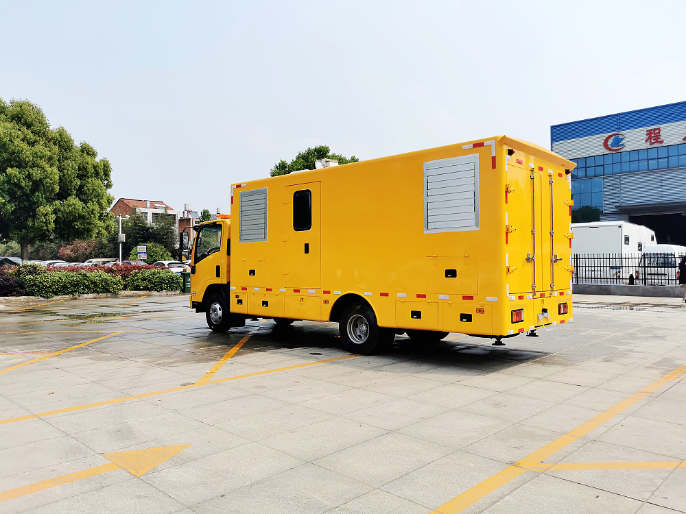 五十铃抢险救援排涝车图片4