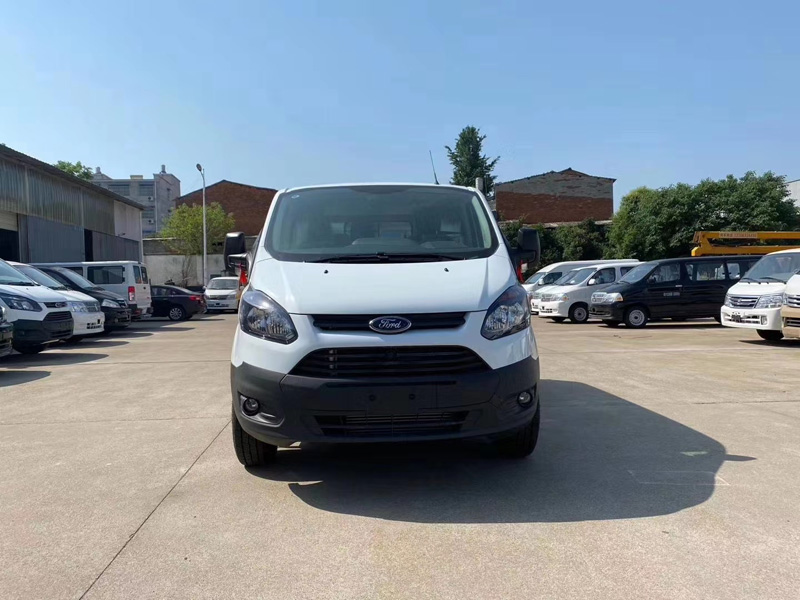 福特新全顺殡葬服务车(柴油短轴)图片2