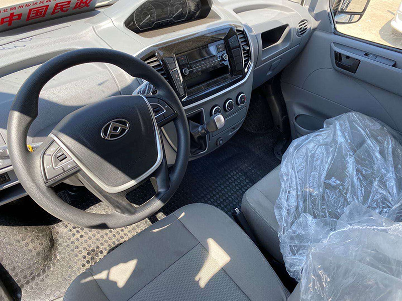 大通短轴殡葬服务车图片4