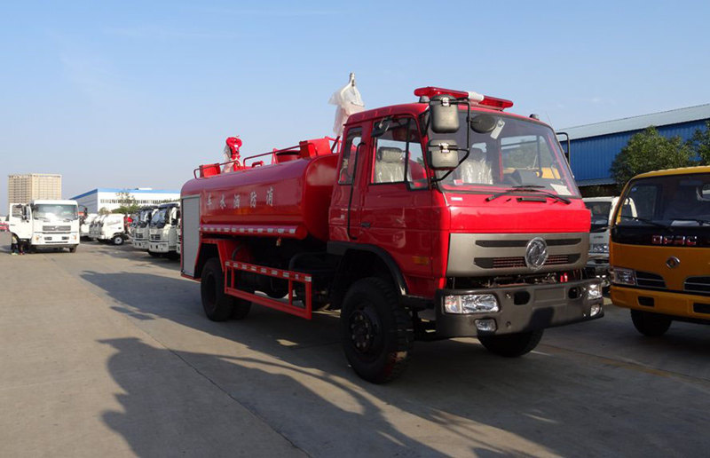 东风145消防洒水车10吨 出口专用车
