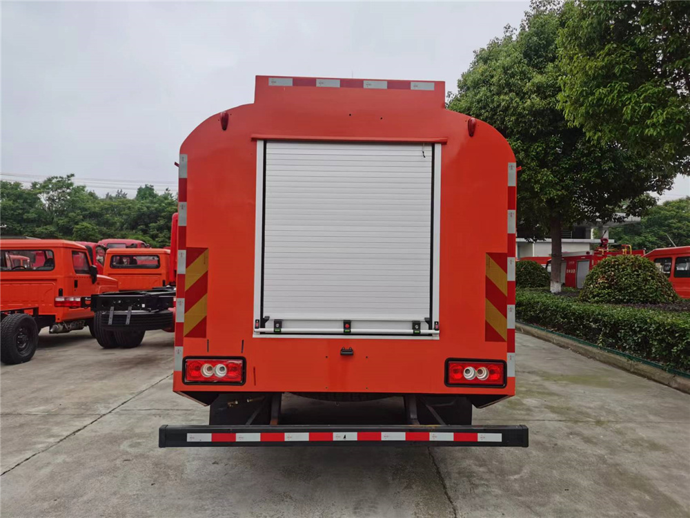 越野消防供水车图片4